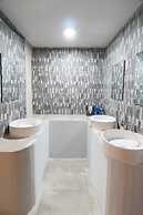 Seaview Capsule Hotel