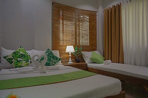 The Palms Resort & Bar
