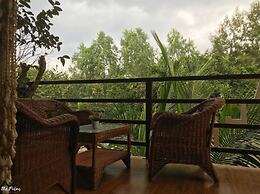 The Palms Resort & Bar