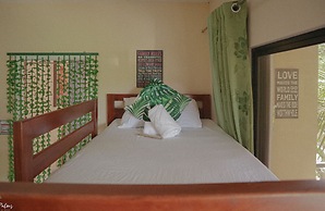The Palms Resort & Bar