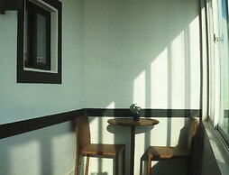 The Palms Resort & Bar