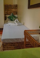 The Palms Resort & Bar