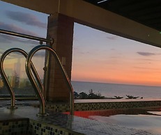The Palms Resort & Bar