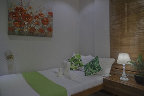 The Palms Resort & Bar