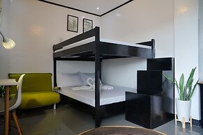 The Palms Resort & Bar