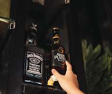 The Palms Resort & Bar