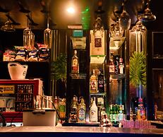 The Palms Resort & Bar