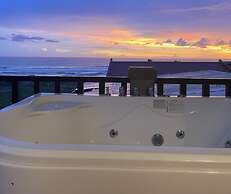 The Palms Resort & Bar