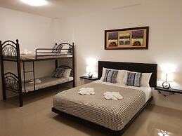 D' Gecko Hotel