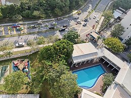 Aini's Guest House In Vista Amani Condo