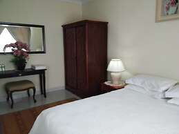 Aini's Guest House In Vista Amani Condo