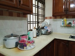 Aini's Guest House In Vista Amani Condo