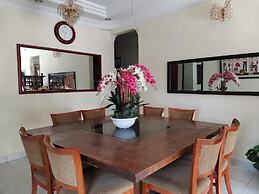 Aini's Guest House In Vista Amani Condo