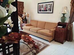 Aini's Guest House In Vista Amani Condo