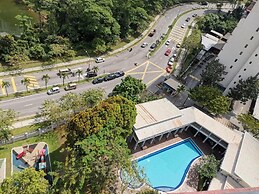 Aini's Guest House In Vista Amani Condo