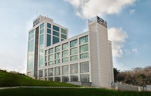 Zin D Home Dudullu Suits