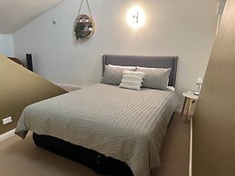 Austral Place 88 via Merri River