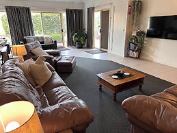 Austral Place 88 via Merri River