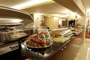 Sarr Tac Mahal Hotel