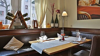 sevenDays Hotel BoardingHouse