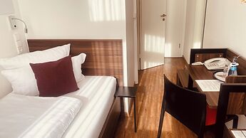 sevenDays Hotel BoardingHouse