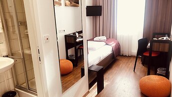 sevenDays Hotel BoardingHouse