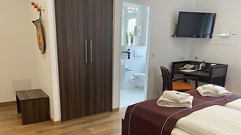 sevenDays Hotel BoardingHouse