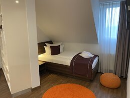 sevenDays Hotel BoardingHouse