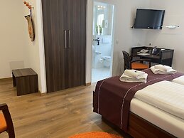 sevenDays Hotel BoardingHouse