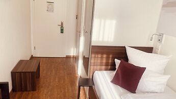 sevenDays Hotel BoardingHouse