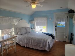 2 River Road Inn & Cottages