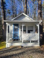 2 River Road Inn & Cottages
