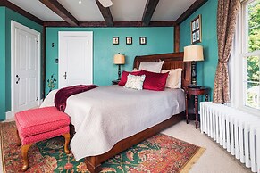 2 River Road Inn & Cottages