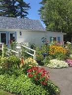 2 River Road Inn & Cottages