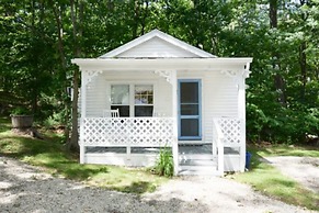 2 River Road Inn & Cottages