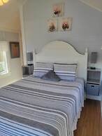 2 River Road Inn & Cottages