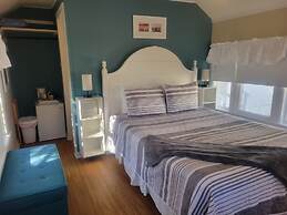 2 River Road Inn & Cottages