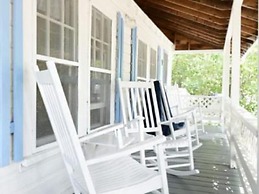 2 River Road Inn & Cottages