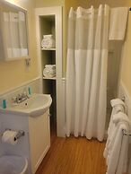 2 River Road Inn & Cottages