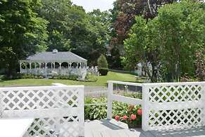 2 River Road Inn & Cottages