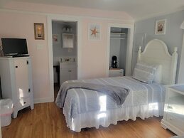 2 River Road Inn & Cottages