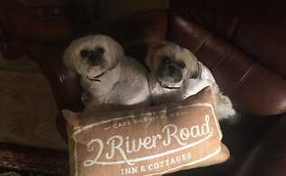2 River Road Inn & Cottages