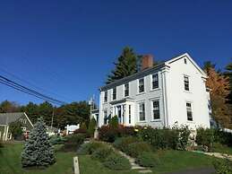 2 River Road Inn & Cottages