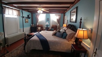 2 River Road Inn & Cottages