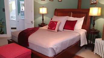 2 River Road Inn & Cottages