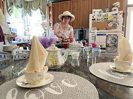 Colonial Beach Plaza Bed & Breakfast