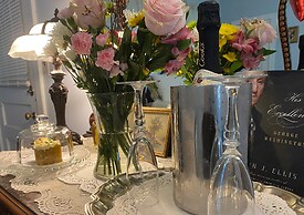 Colonial Beach Plaza Bed & Breakfast