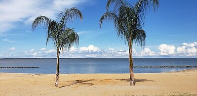 Colonial Beach Plaza Bed & Breakfast