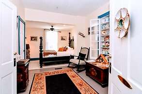 Colonial Beach Plaza Bed & Breakfast