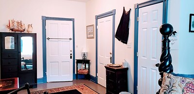 Colonial Beach Plaza Bed & Breakfast